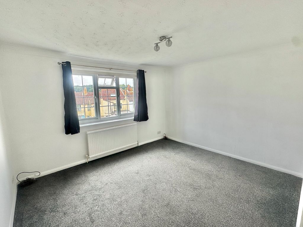 Property photo 2 of 8 Living Room