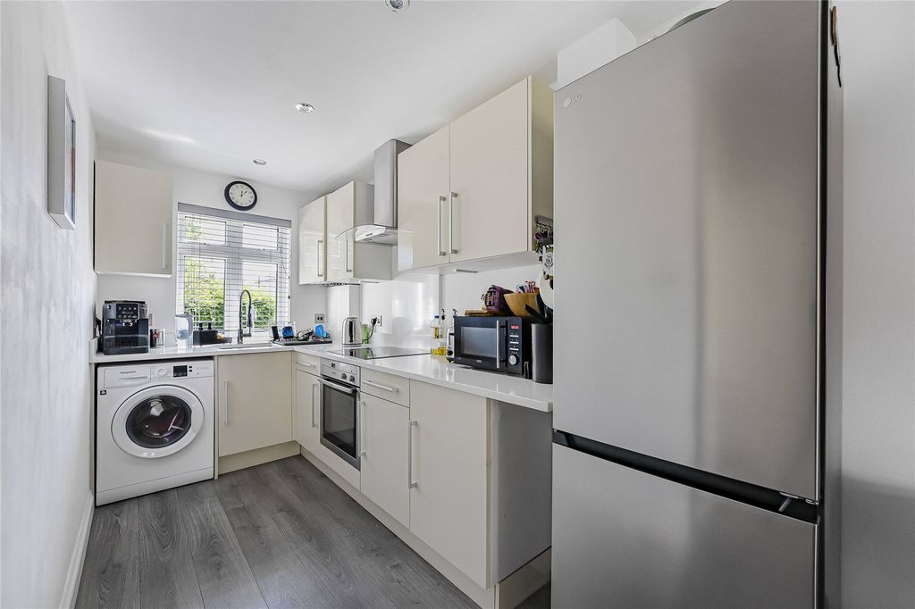 Property photo 3 of 15 Kitchen