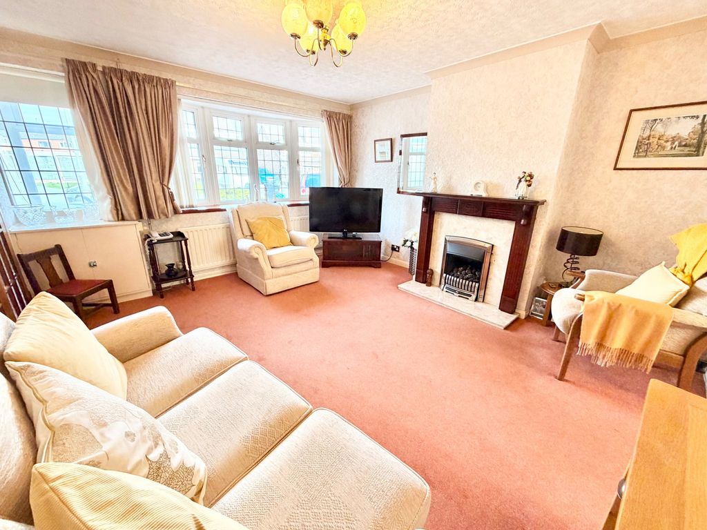 Property photo 3 of 25