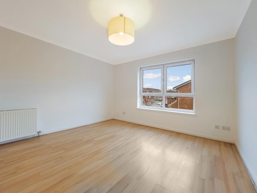 Property photo 2 of 20 Livingroom