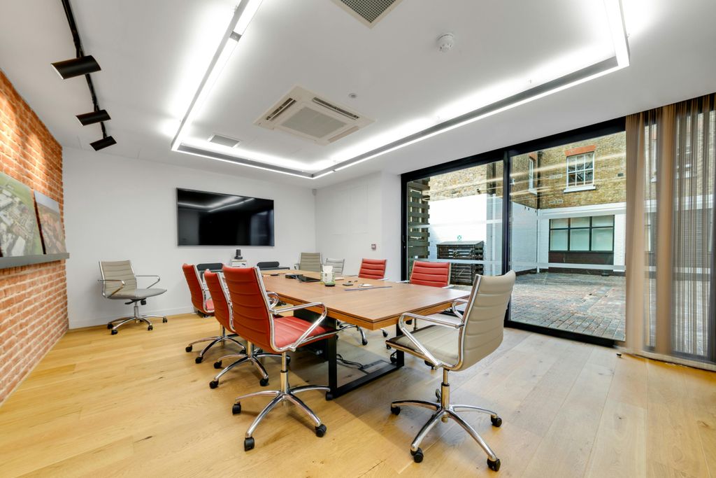 Property photo 3 of 8 13-E2ee86308-Hn-Csloa-2526 Oldbury Place-36.Jpg
