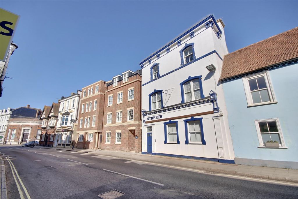 Property photo 1 of 10 819C6D36-Fa2B-44F1-A8C6-De48E6111435_1_201_A.Jpeg