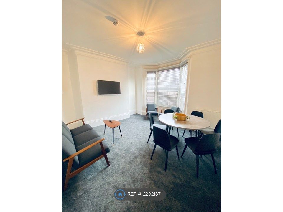 Property photo 3 of 9 Shared Lounge/Diner