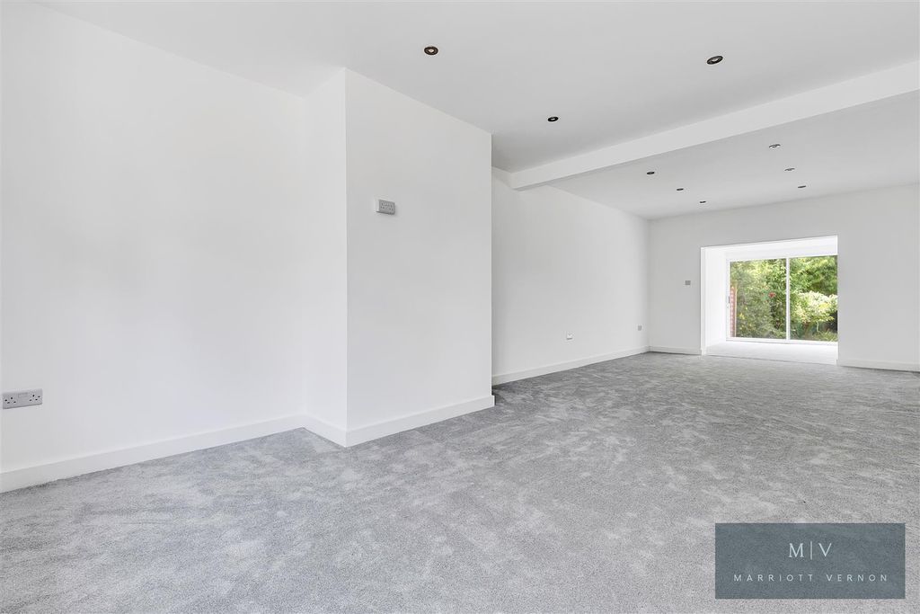 Property photo 3 of 14 Crest Road 18 MV-2.Jpg