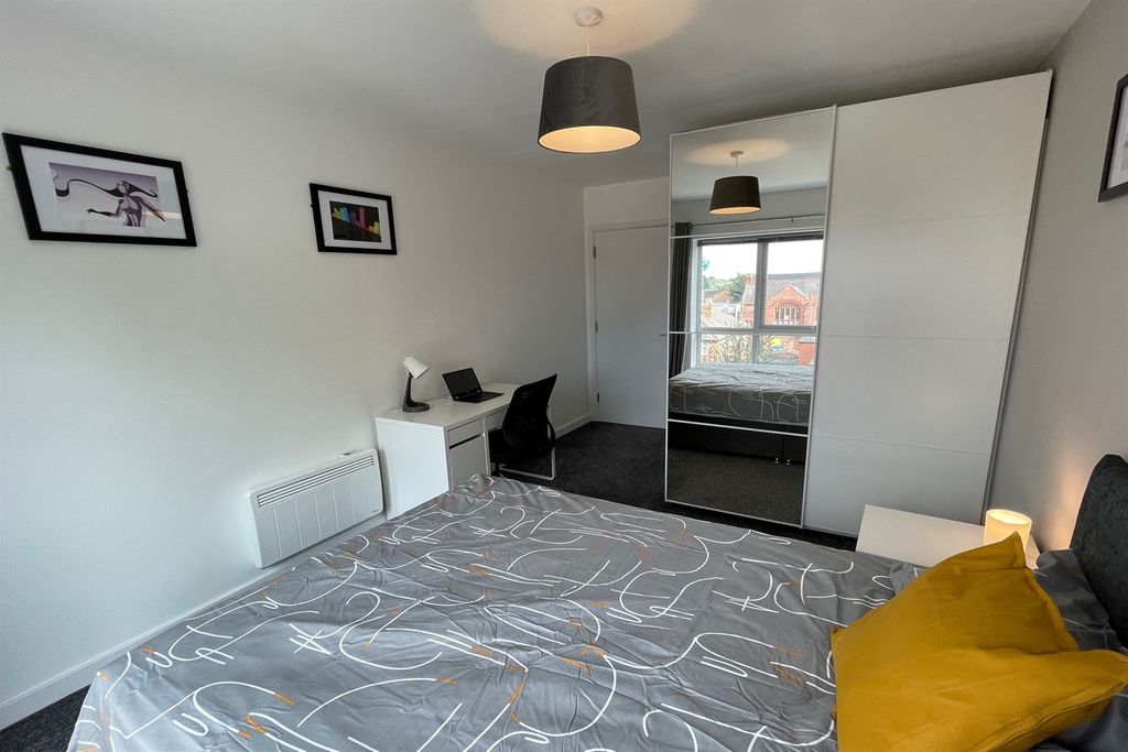 Property photo 3 of 11 (Main)