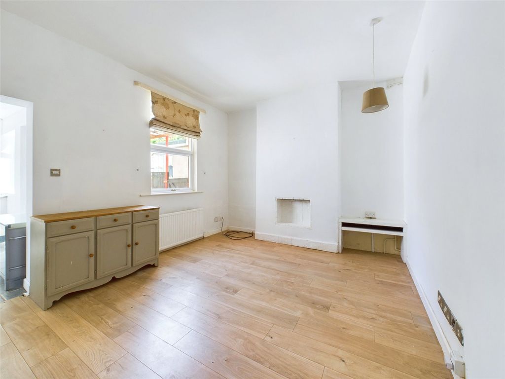 Property photo 3 of 9 Picture No. 05