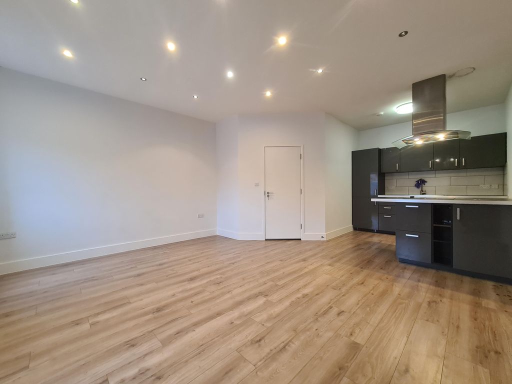 Property photo 3 of 6 Living Room