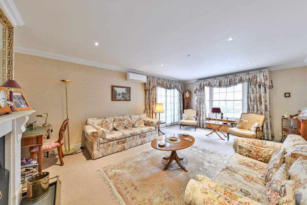 Property photo 3 of 5