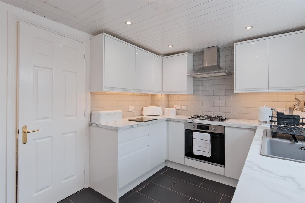 Property photo 3 of 49 041-64 Belhaven Park Muirhead G69 9Fb.Jpg