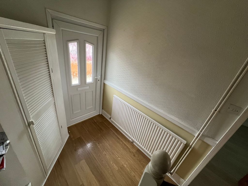 Property photo 2 of 9 Bathroom