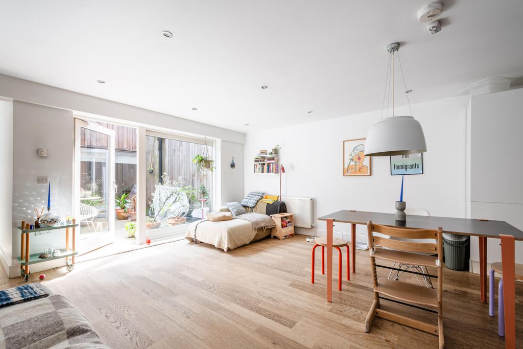 Property photo 3 of 10 2.Jpg