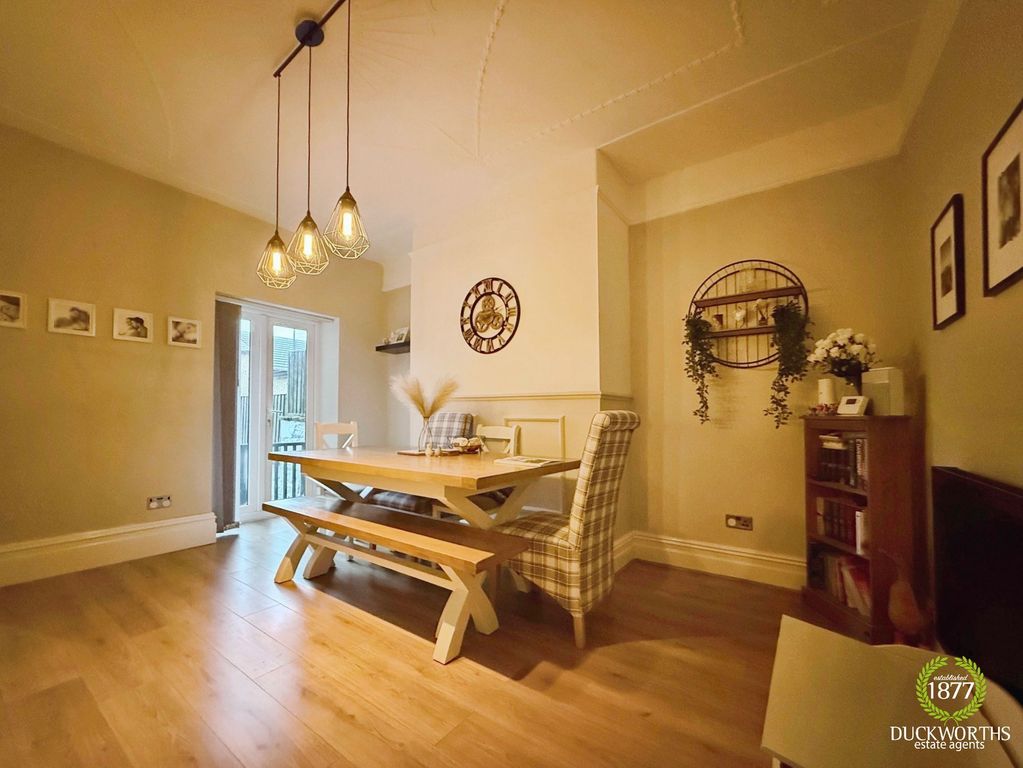 Property photo 3 of 31