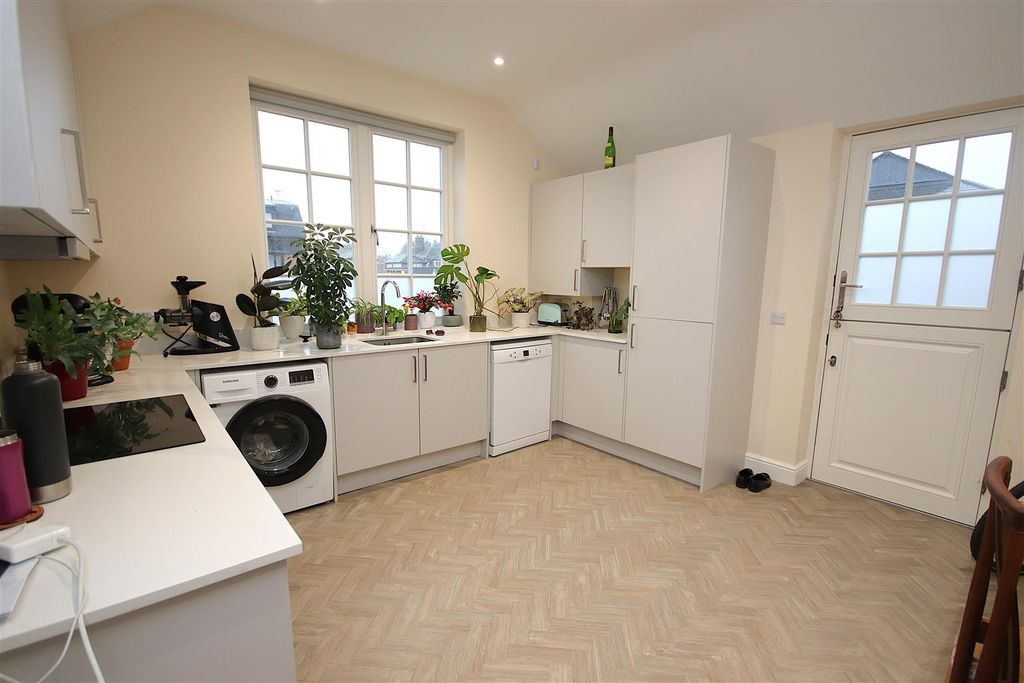 Property photo 2 of 8 Img_4947.Jpg