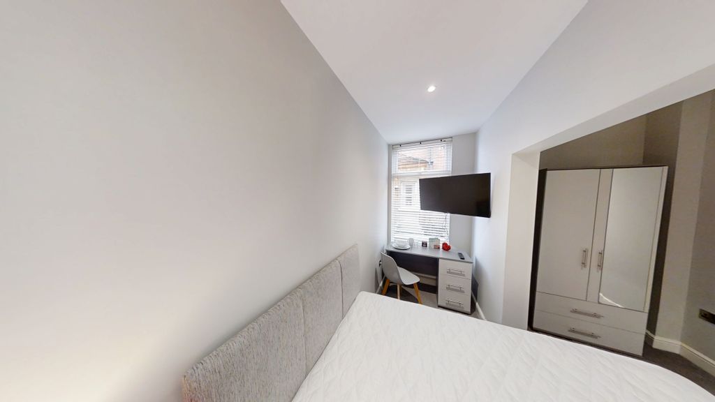 Property photo 3 of 11 R-18-03