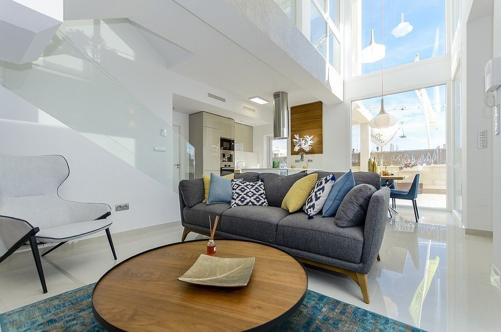 Property photo 2 of 47