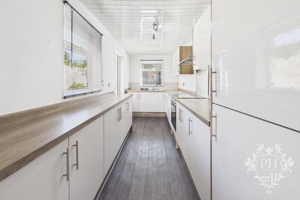 Property photo 3 of 11 d571F2Ea9Ac94d60A47Ecc13F048A01d_100_Cam02002G0-Pr