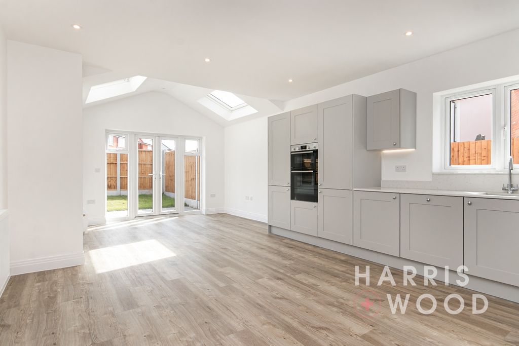 Property photo 3 of 32 4177805