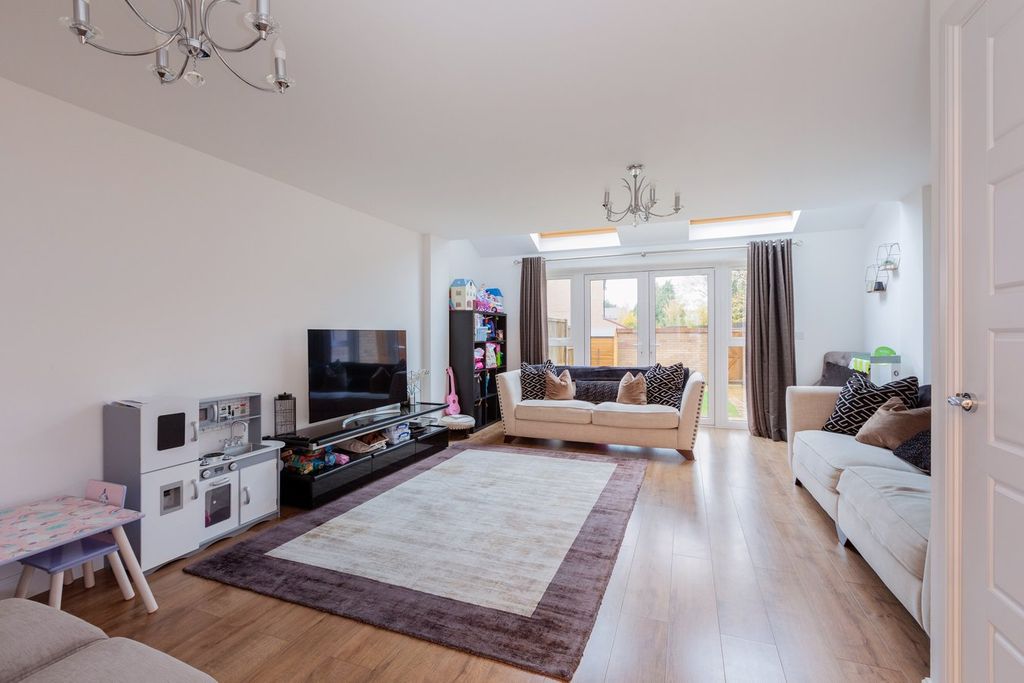 Property photo 2 of 19