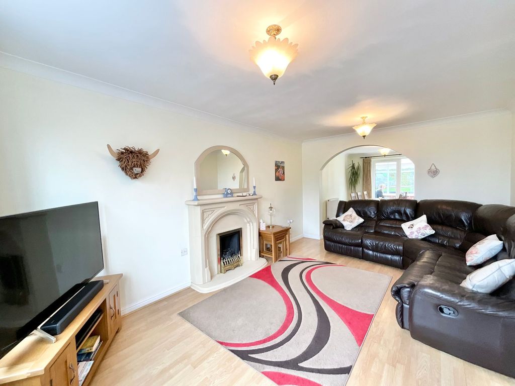 Property photo 2 of 31
