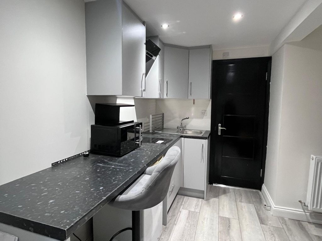 Property photo 1 of 3