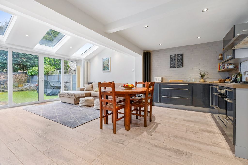 Property photo 2 of 23 Picture No. 09