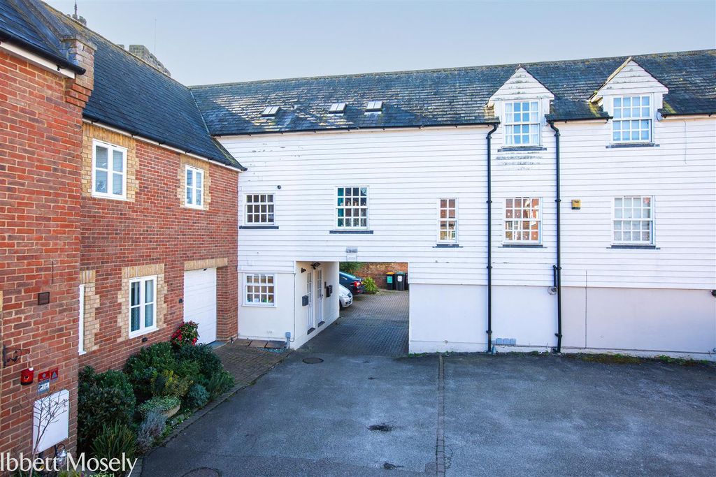 Property photo 1 of 15 8 Lawson Mews37-Resized.Jpg