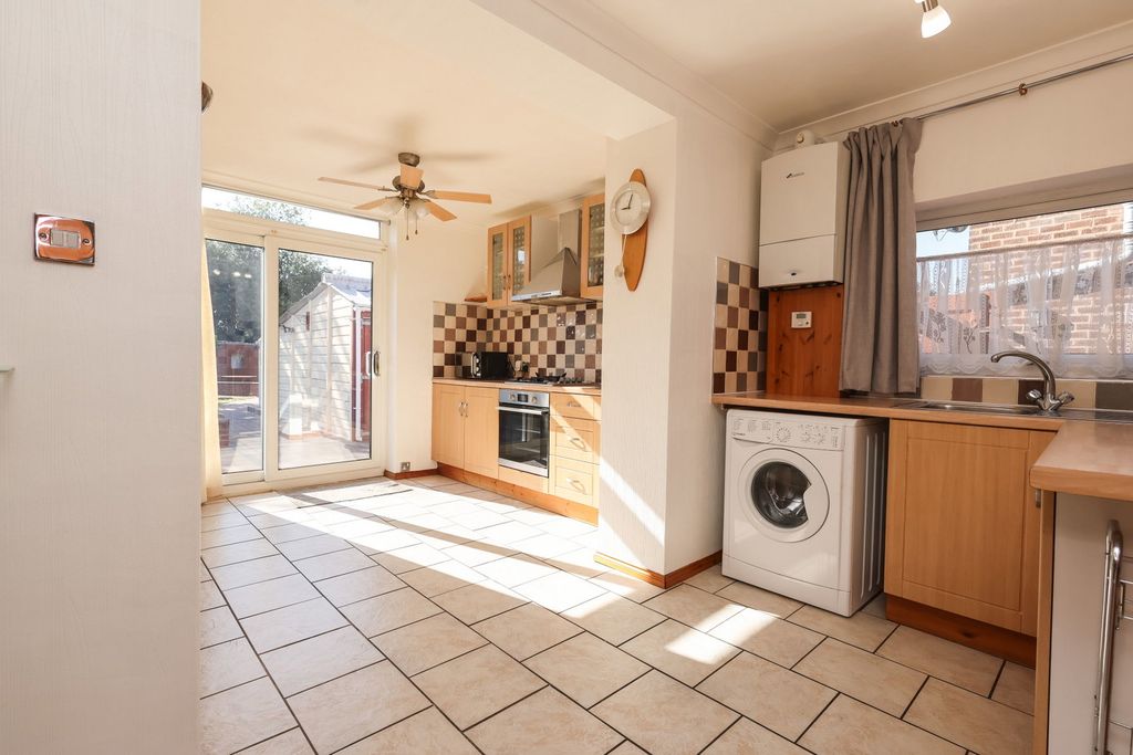 Property photo 3 of 54