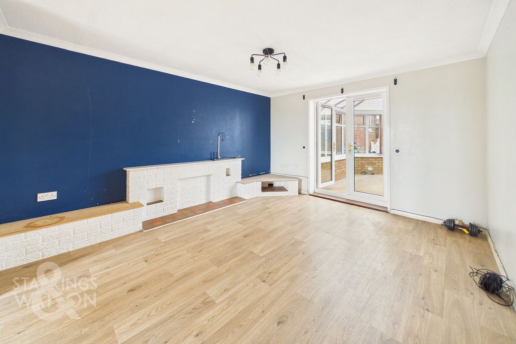 Property photo 2 of 24