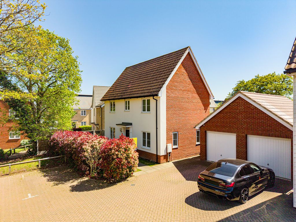 Property photo 1 of 32