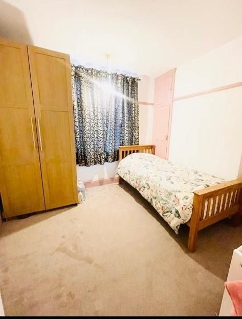 Property photo 1 of 2