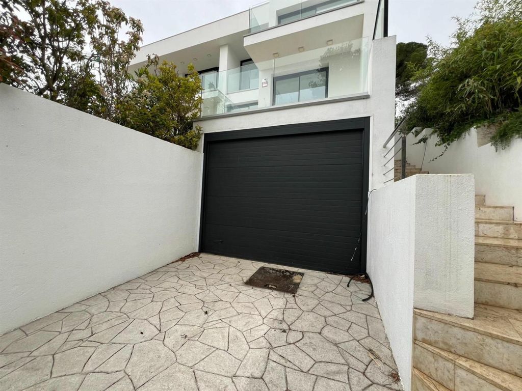 Property photo 3 of 40