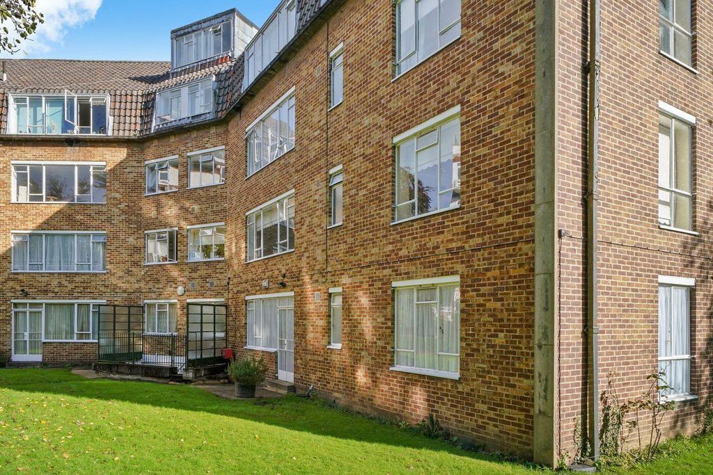 Property photo 3 of 7 18740250 (7).Jpg