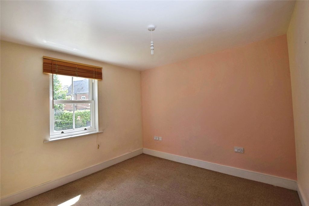 Property photo 3 of 8 Picture No. 10