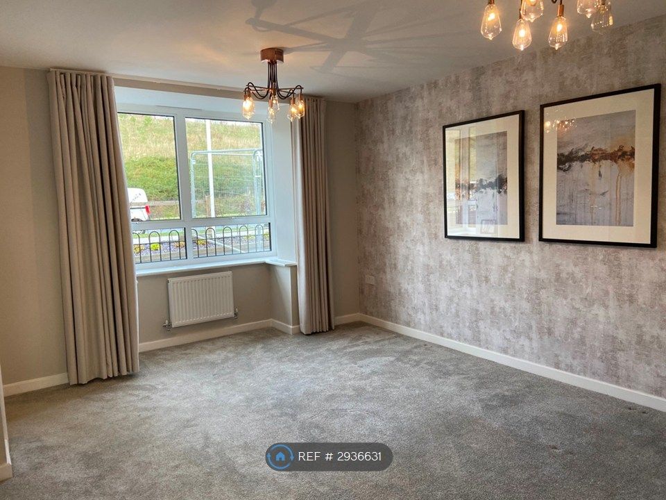 Property photo 1 of 11 Living Room