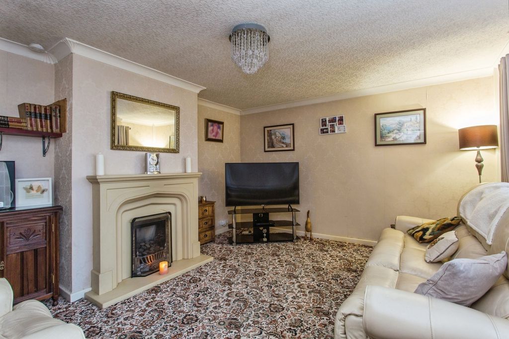 Property photo 2 of 14 Lounge