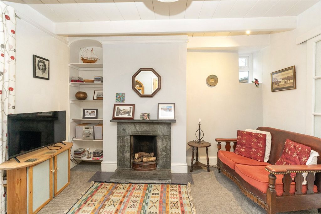 Property photo 2 of 20 Picture No. 16