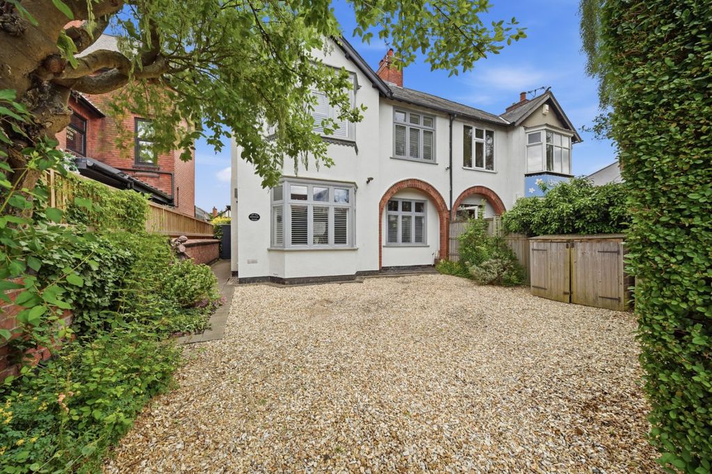 Property photo 1 of 19 Picture No. 04