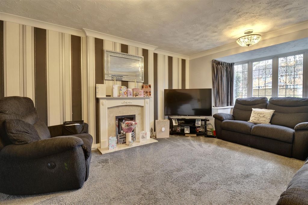 Property photo 3 of 22 7Cef485D-D78E-4Ac3-8472-910D7B70Ac71_1_201_A.Jpeg