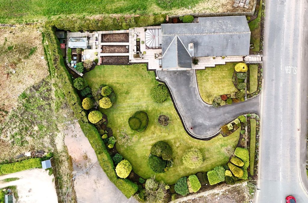 Property photo 2 of 25 Picture No. 23