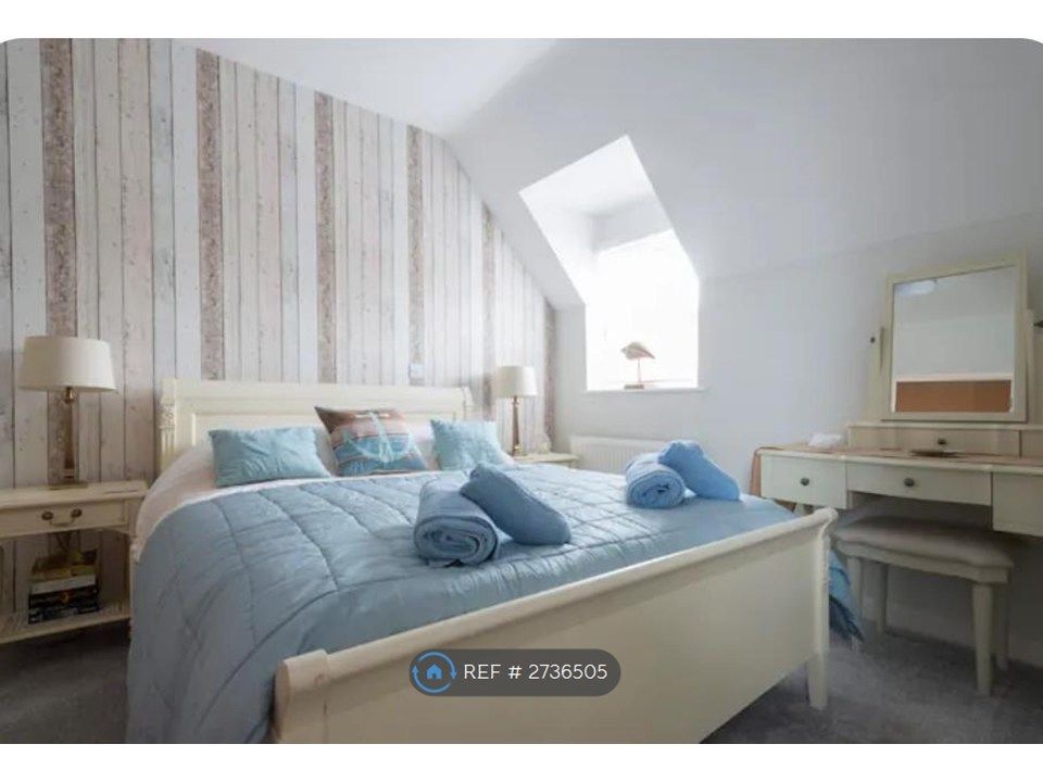 Property photo 2 of 13 Bedroom 1