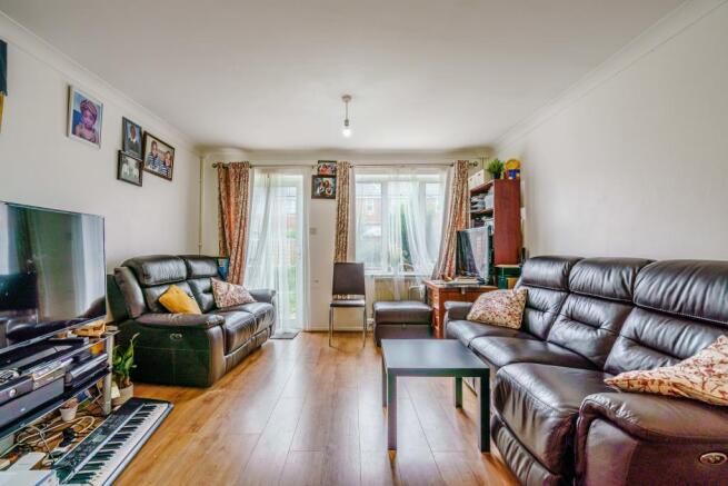 Property photo 2 of 11 204362_158633_Img_01_0000_Max_656x437