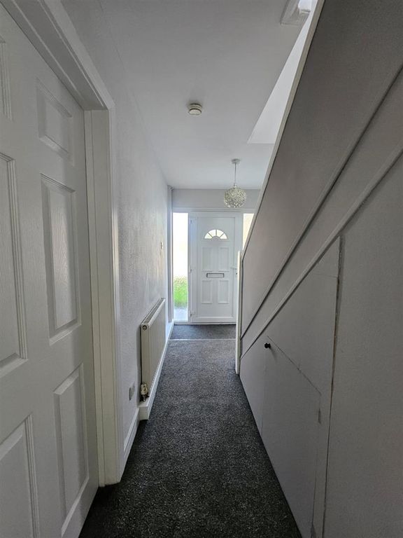 Property photo 3 of 28 Hallway 2.Jpeg