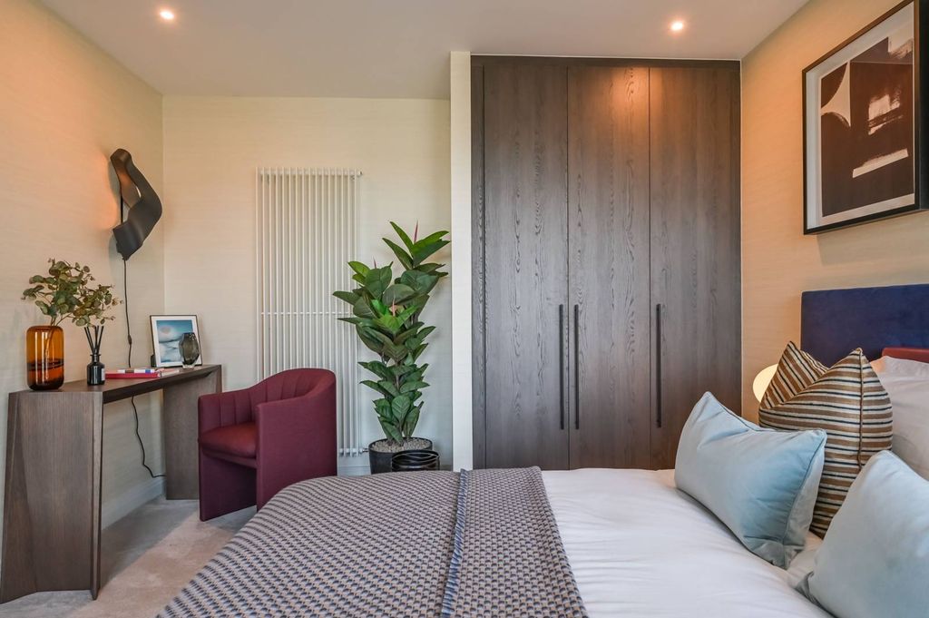 Property photo 2 of 33