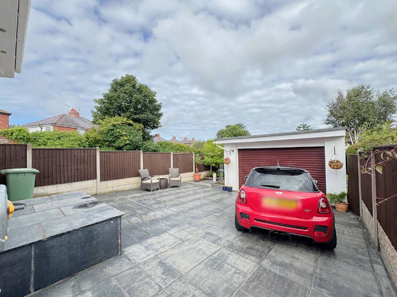 Property photo 2 of 28 29' Long Double Garage