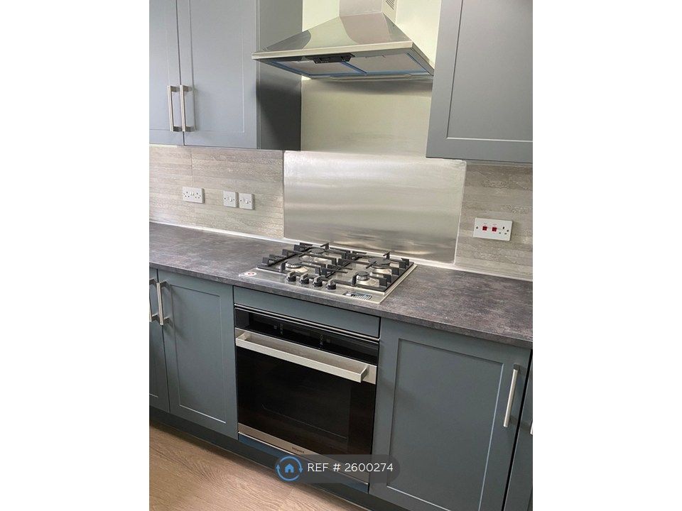 Property photo 1 of 10 Kitchen - Center