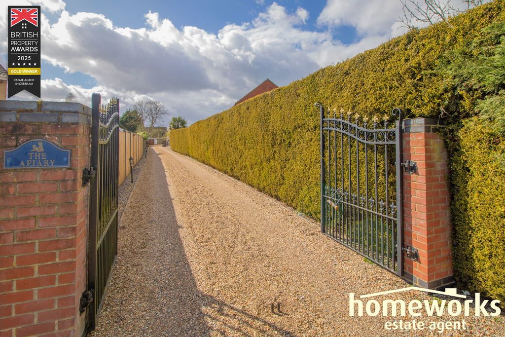 Property photo 3 of 28