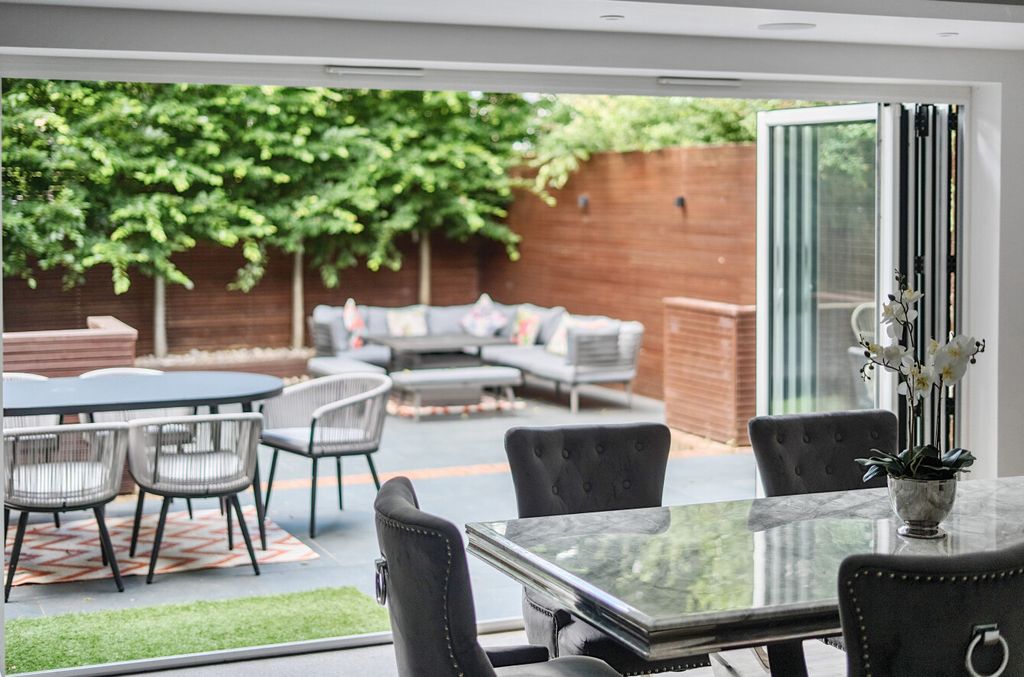 Property photo 3 of 24 1312820-14-68596c...
