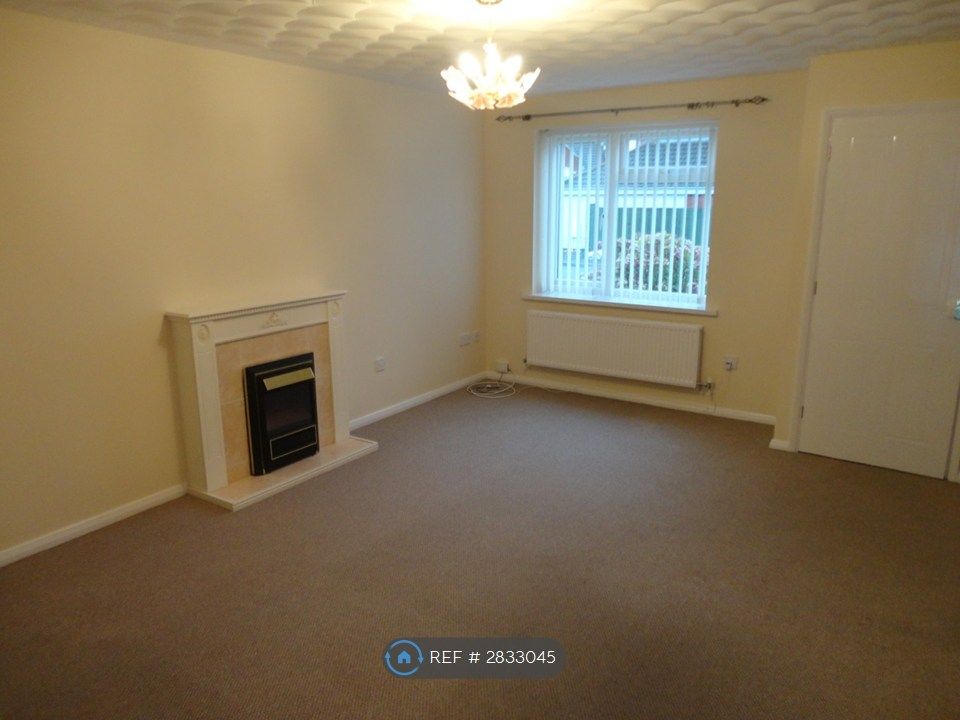 Property photo 3 of 10 Lounge
