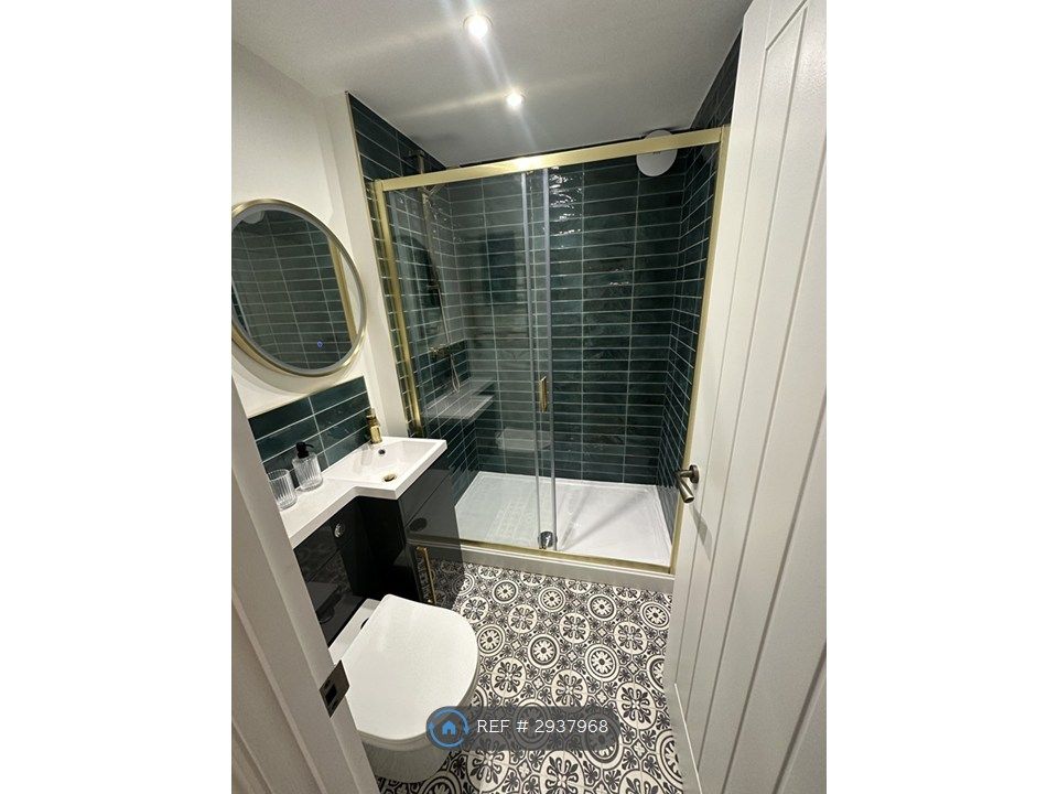 Property photo 2 of 7 Studio 6 En-Suite