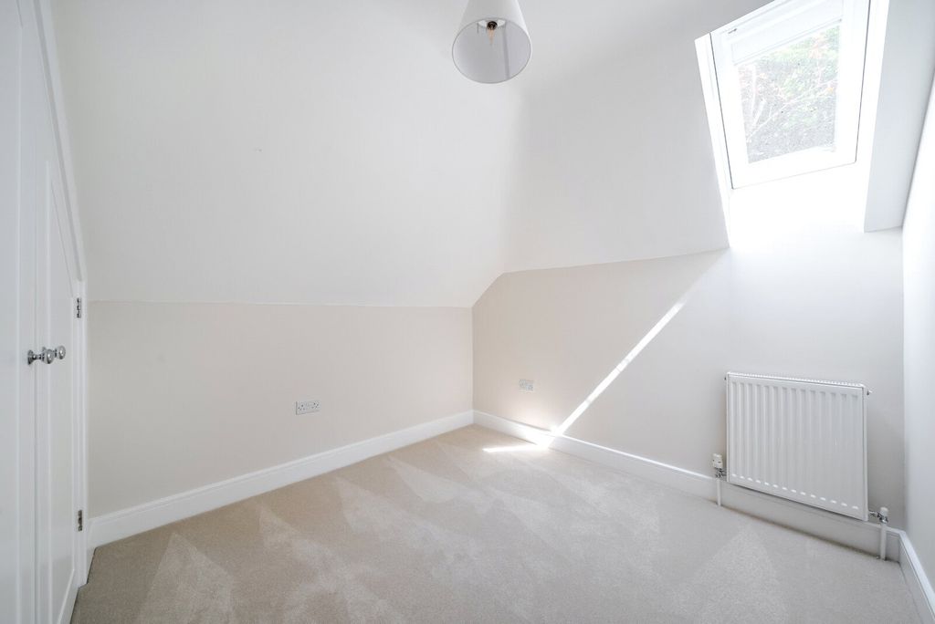 Property photo 3 of 10 Picture No. 24